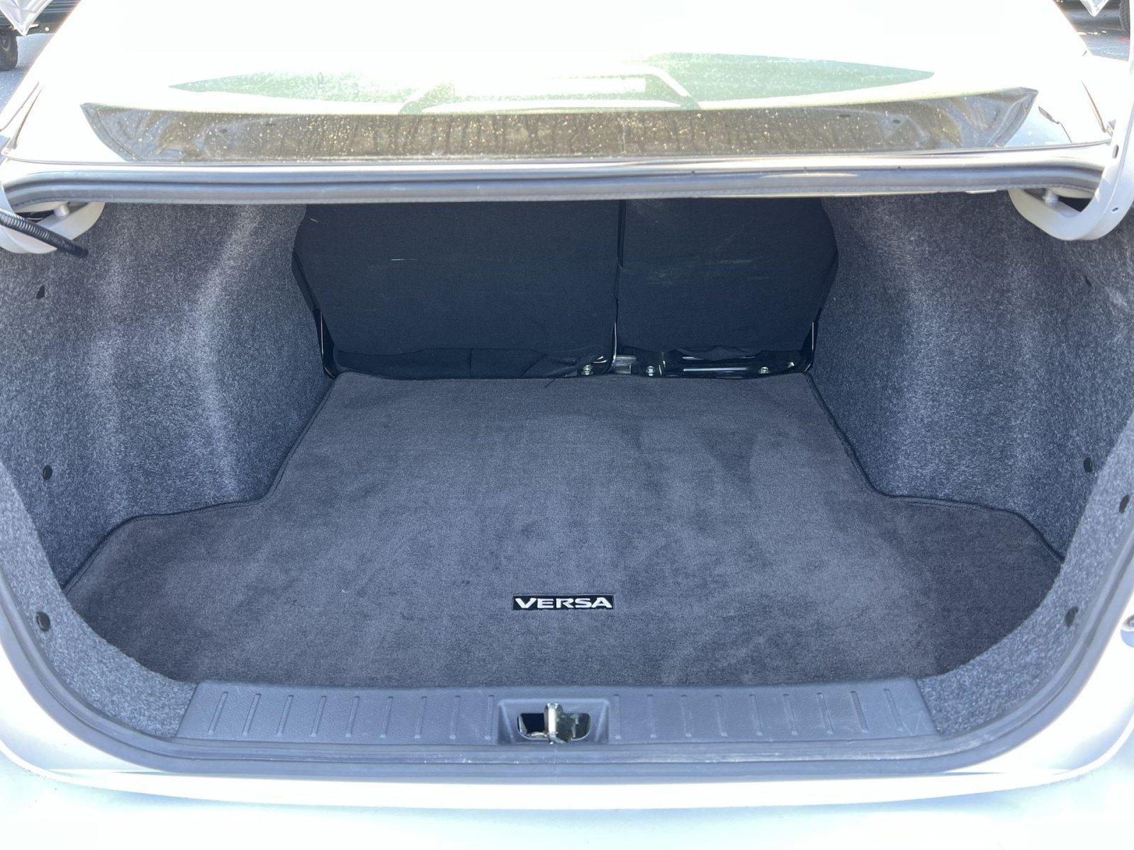 Used 2024 Nissan Versa SV FWD image 24