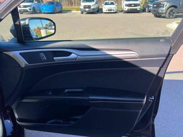 Used 2020 Ford Fusion SE FWD image 10