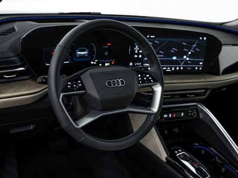 Used 2025 Audi Q5 Premium Plus w/ Premium Plus AWD/4WD image 11