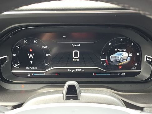 Used 2024 GMC Yukon XL Denali w/ Advanced Technology Package image 33