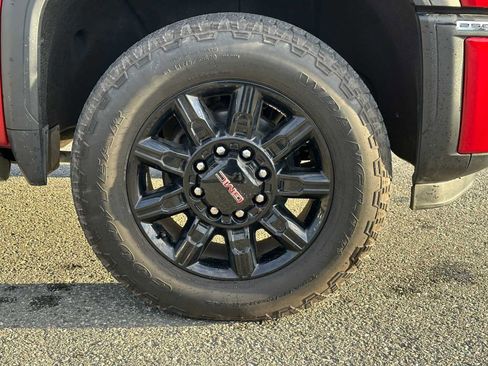 Used 2024 GMC Sierra 2500 AT4 w/ AT4 Premium Plus Package image 9