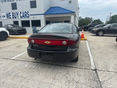 Used 2004 Chevrolet Cavalier Coupe w/ Preferred Equipment Group FWD image 15