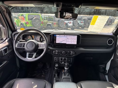 Used 2024 Jeep Wrangler Sahara w/ Technology Group image 29