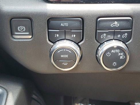 Used 2024 GMC Sierra 1500 SLE AWD/4WD image 31
