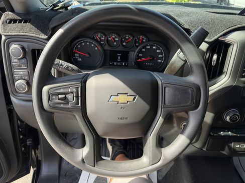 Used 2025 Chevrolet Silverado 1500 W/T image 11