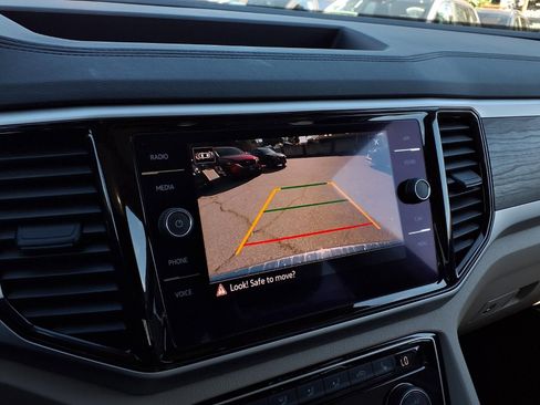 Certified 2022 Volkswagen Atlas SE w/ Panoramic Sunroof Package image 10