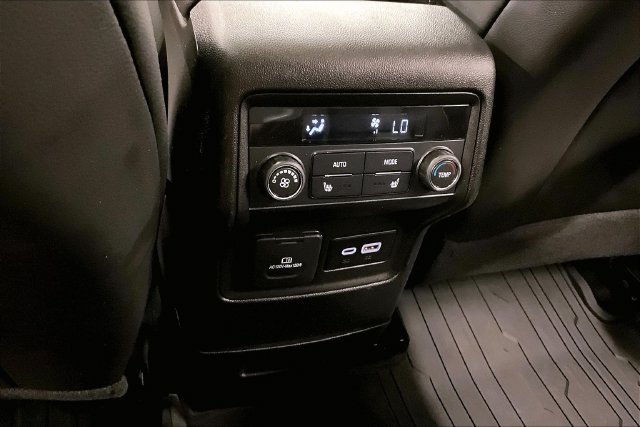 Used 2023 GMC Acadia Denali w/ Trailering Package AWD/4WD image 34