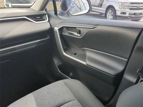 Used 2020 Toyota RAV4 XLE image 20