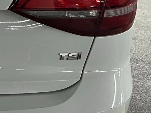 Used 2017 Volkswagen Jetta Sport image 31