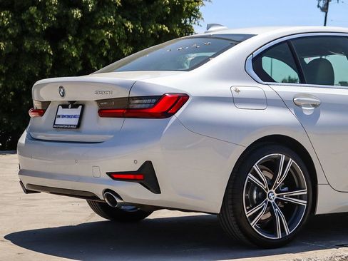 Used 2022 BMW 330i Sedan w/ Premium Package 2 RWD image 11