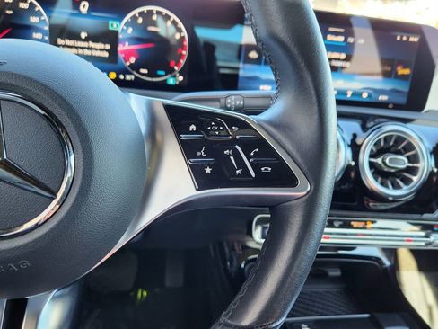 Used 2025 Mercedes-Benz CLA 250 4MATIC image 18