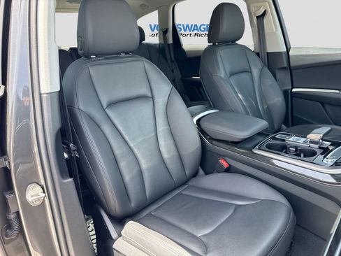Used 2023 Audi Q7 3.0T Premium AWD/4WD image 30