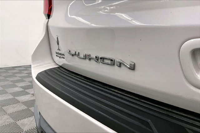 Used 2025 GMC Yukon Denali Ultimate AWD/4WD image 9