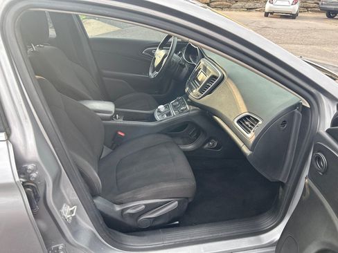 Used 2015 Chrysler 200 Limited w/ Convenience Group FWD image 12