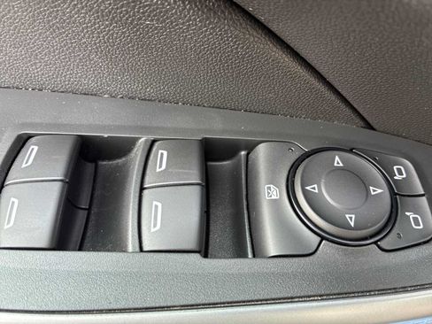 Used 2024 Chevrolet Trax RS w/ Sunroof Package FWD image 15