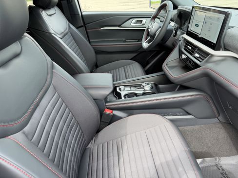 New 2026 Ford Explorer ST-Line AWD/4WD image 15