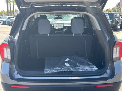 New 2026 Ford Explorer Active w/ Active Comfort Package RWD image 18