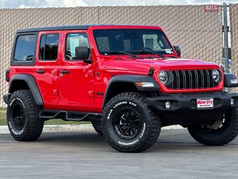 Used 2025 Jeep Wrangler Unlimited Sport AWD/4WD image 2