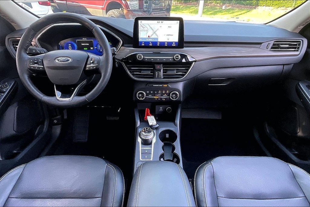 Used 2020 Ford Escape Titanium FWD image 6