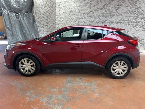 Used 2019 Toyota C-HR LE image 4