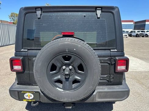 Used 2022 Jeep Wrangler Unlimited Sport AWD/4WD image 6
