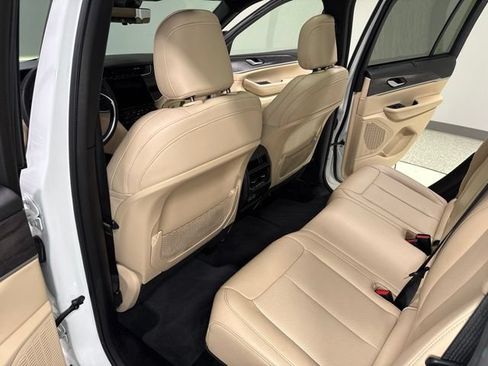 Used 2023 Jeep Grand Cherokee Limited w/ Luxury Tech Group II AWD/4WD image 27