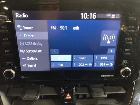 Used 2022 Toyota Corolla LE image 25