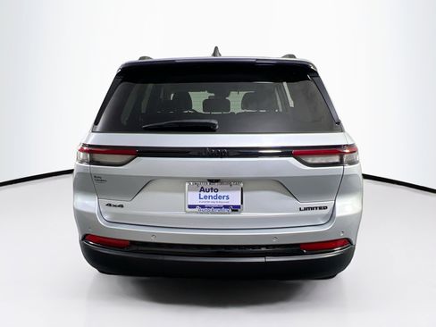 Used 2023 Jeep Grand Cherokee Limited w/ Black Appearance Package image 6