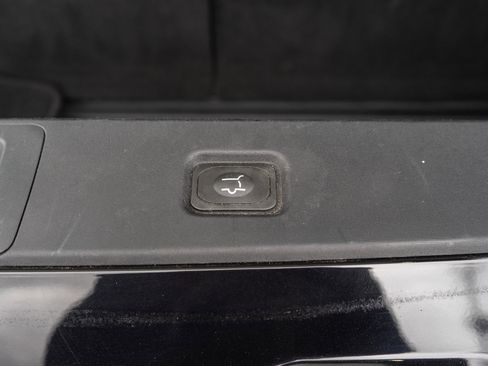 Used 2025 Ford Expedition Platinum AWD/4WD image 10