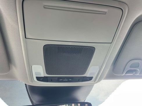 Used 2025 Honda Pilot EX-L image 33