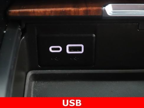 Used 2023 GMC Yukon Denali Ultimate AWD/4WD image 28