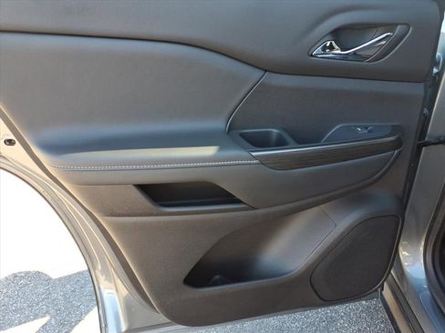 Used 2022 GMC Acadia SLT w/ Elevation Edition image 21