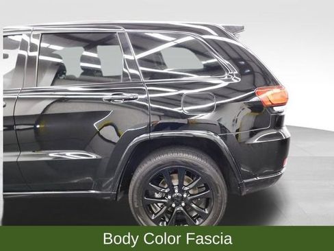 Used 2019 Jeep Grand Cherokee Altitude image 22