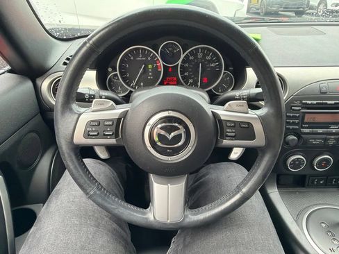 Used 2009 MAZDA MX-5 Miata Grand Touring w/ Premium Pkg RWD image 9