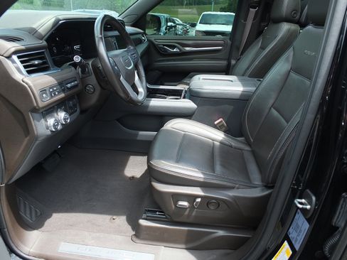 Used 2022 GMC Yukon XL Denali w/ Denali Ultimate Package RWD image 13