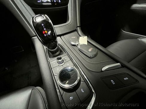 Used 2024 Cadillac XT6 Sport w/ LPO, ONYX Package image 39