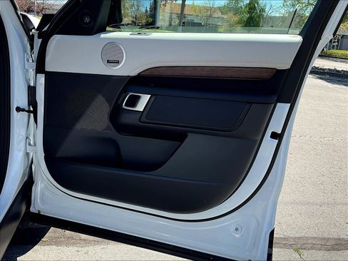 Used 2023 Land Rover Discovery HSE R-Dynamic image 26