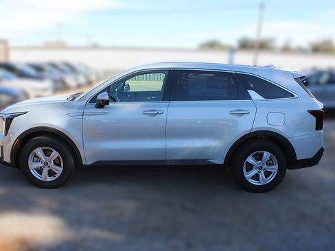 New 2026 Kia Sorento LX FWD image 14