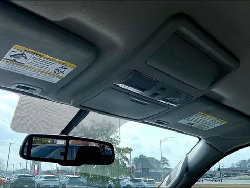 Used 2021 Nissan Frontier SV w/ Midnight Edition Floor Mats image 24