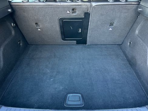 Used 2018 INFINITI QX30 AWD image 16