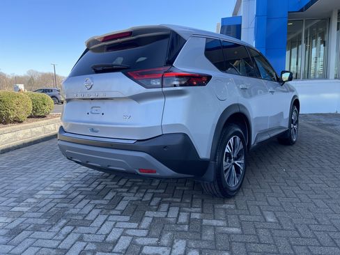 Used 2021 Nissan Rogue SV image 5