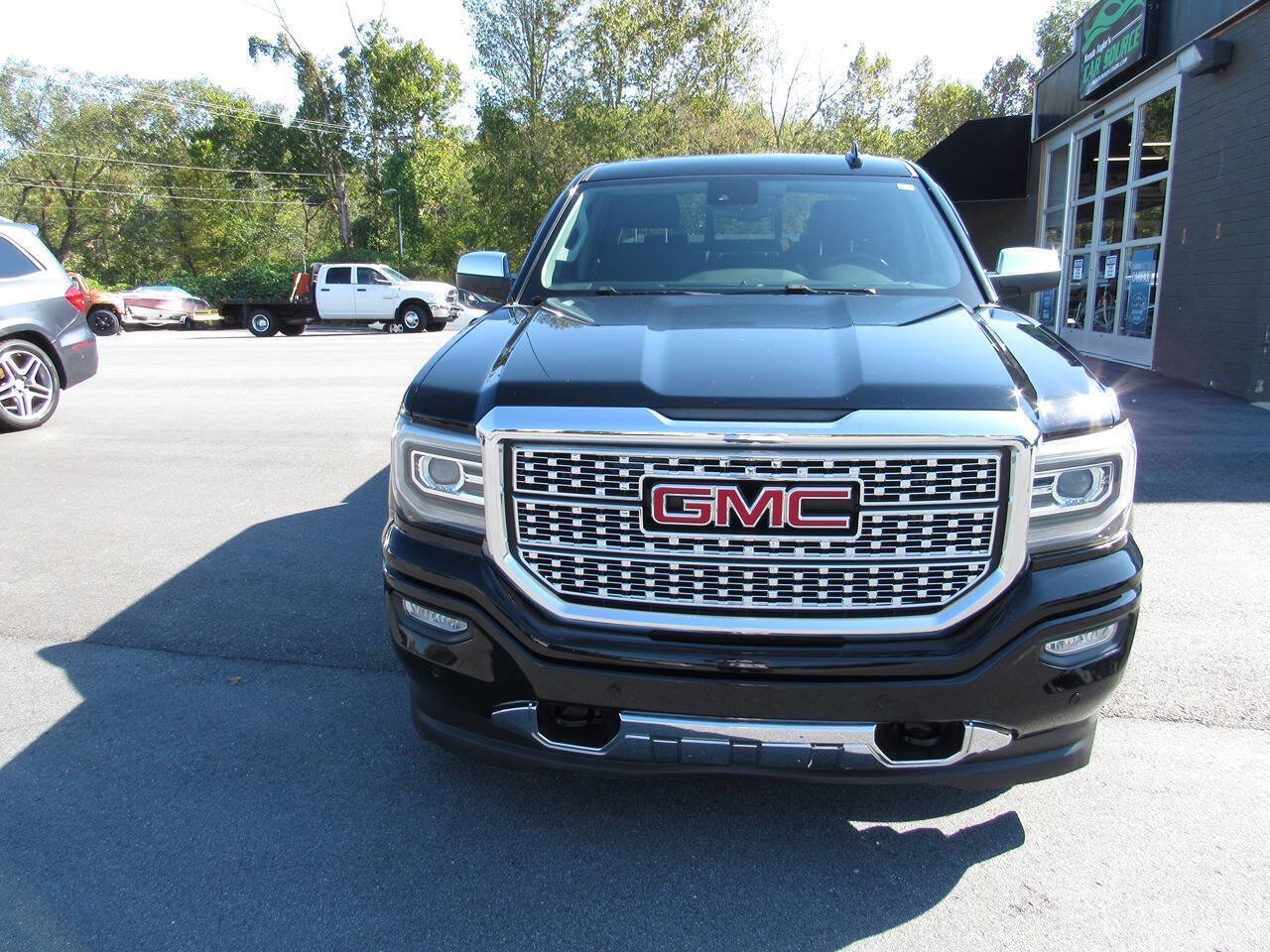 Used 2017 GMC Sierra 1500 Denali AWD/4WD image 9