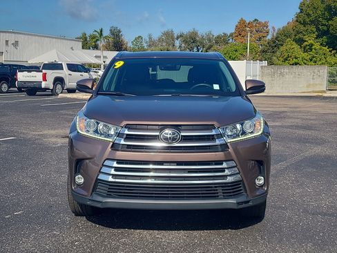 Used 2019 Toyota Highlander Limited image 7