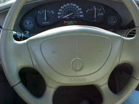 Used 2004 Buick Century Custom image 27