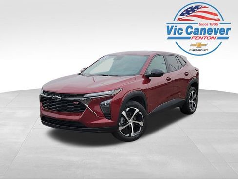 Used 2025 Chevrolet Trax RS w/ Driver Confidence Package FWD image 1
