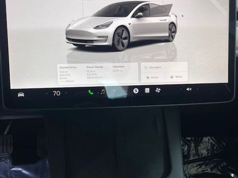 Used 2023 Tesla Model 3 Standard Range image 32