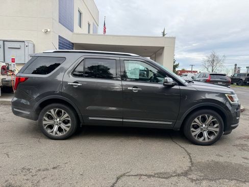 Used 2018 Ford Explorer Platinum image 6