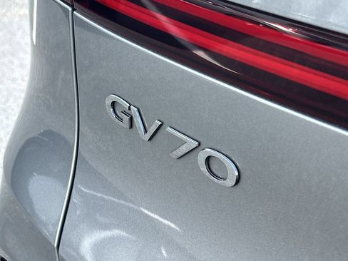 Used 2022 Genesis GV70 3.5T Sport w/ Sport Prestige Package AWD/4WD image 28