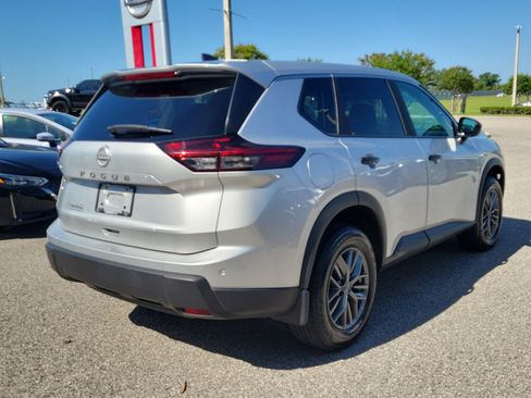Certified 2025 Nissan Rogue S FWD image 8