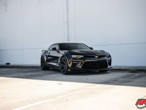 Used 2018 Chevrolet Camaro SS image 19